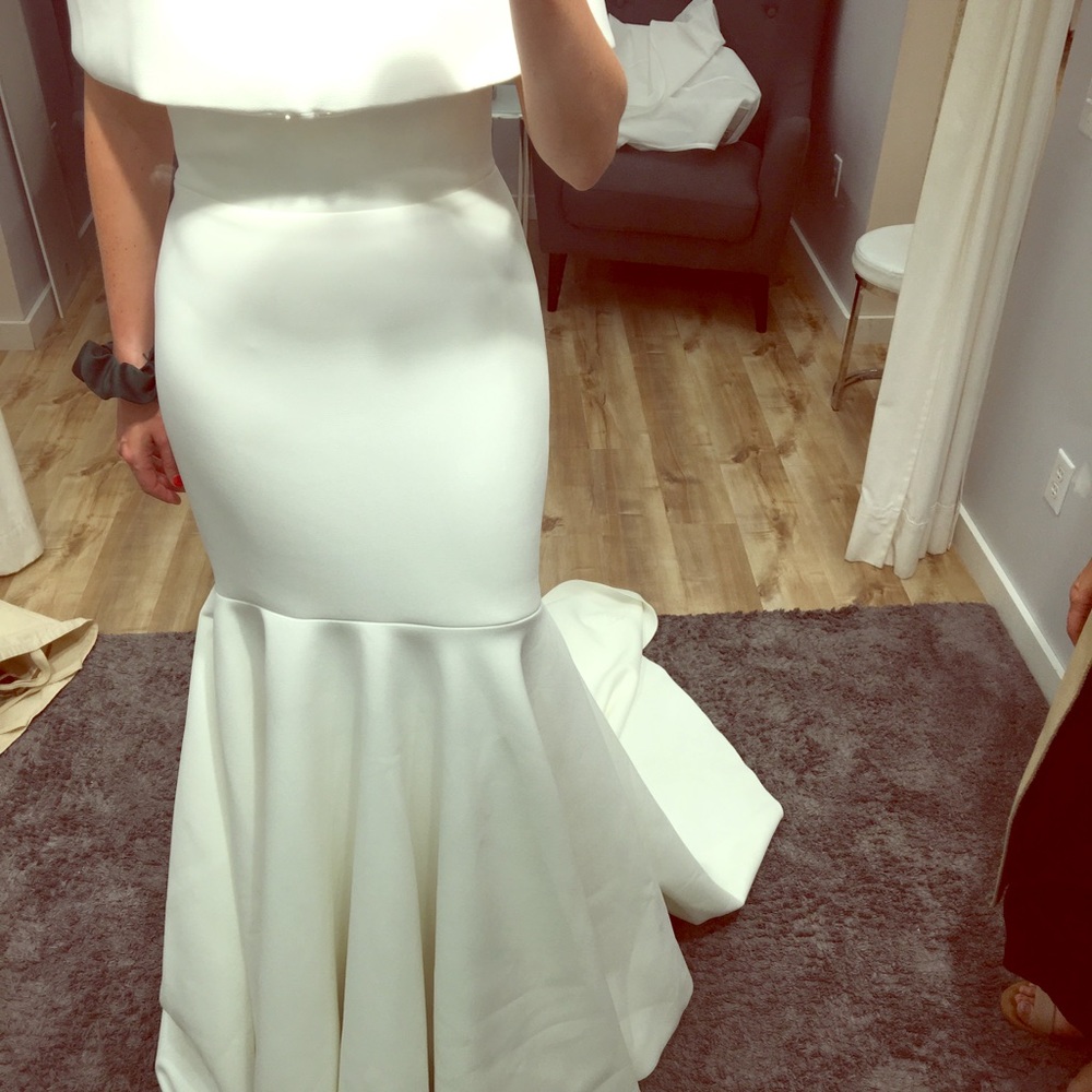 Brand new wedding dress by Chosen by One Day